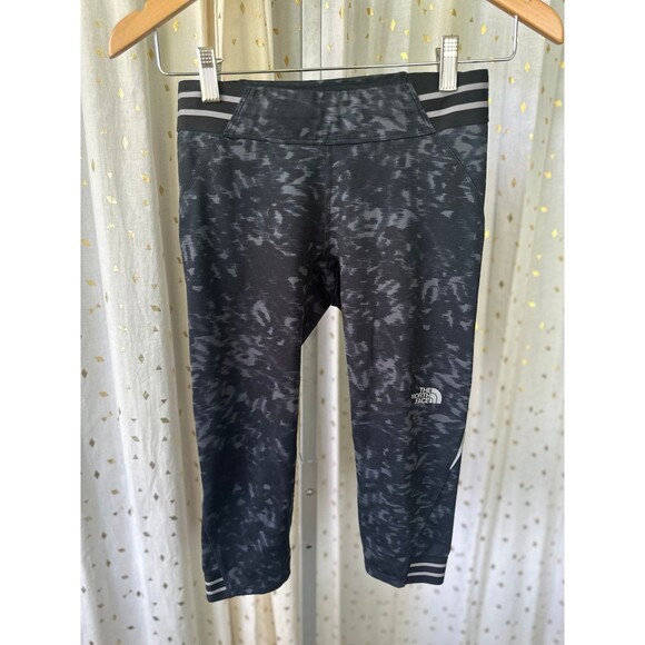 The North Face Animal Print Compression Back Zipper Pocket Capri Leggings S - Picture 2 of 6